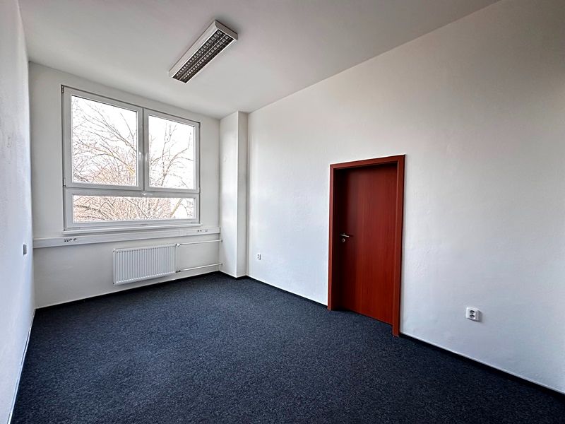 Pronájem kanceláře 18 m² – fotografie 2