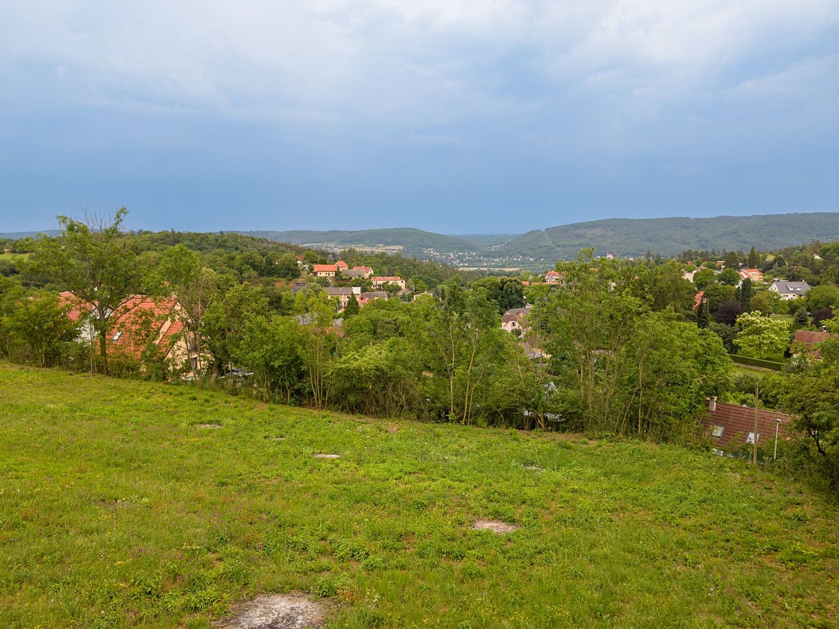 Prodej pozemku 1800 m² – fotografie 3