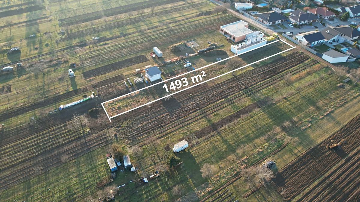 Prodej stavebního pozemku 1493 m² – fotografie 3