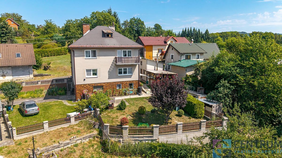 Prodej rodinného domu 243 m², pozemek 1440 m²