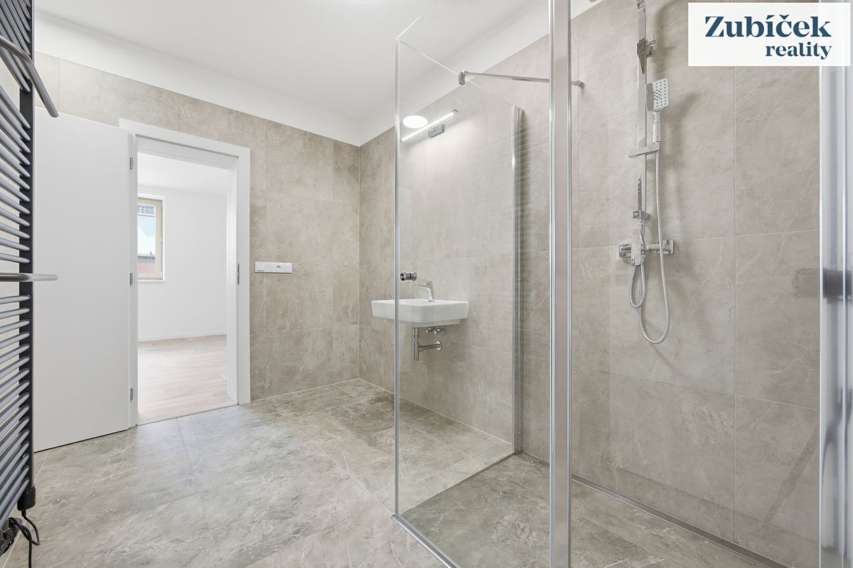Prodej rodinného domu 140 m², pozemek 417 m² – fotografie 5