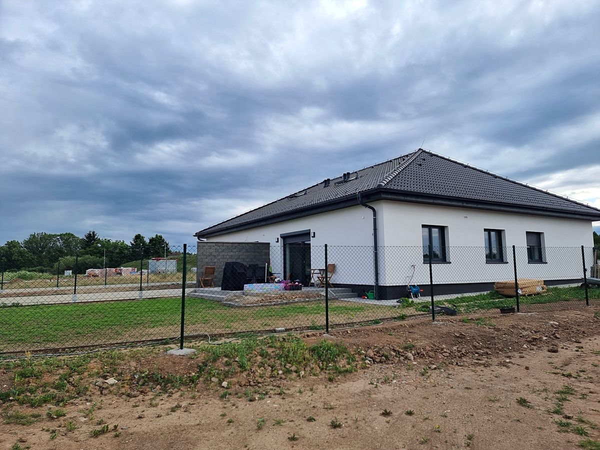 Prodej rodinného domu 94 m², pozemek 456 m² – fotografie 2