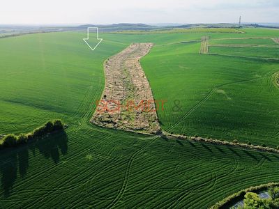 Prodej pole 3735 m²