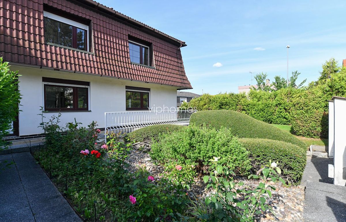 Pronájem vily 365 m², pozemek 539 m², Praha – fotka 1 z 3