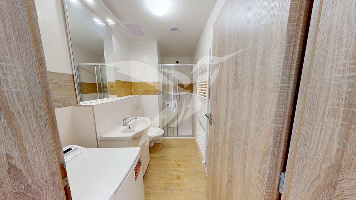 Pronájem bytu 2+kk 40 m² – fotografie 3