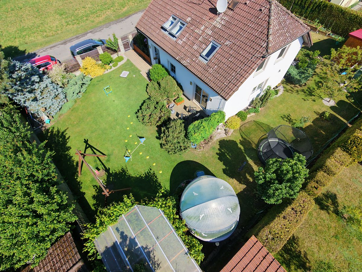 Prodej rodinného domu 216 m², pozemek 798 m² – fotografie 4