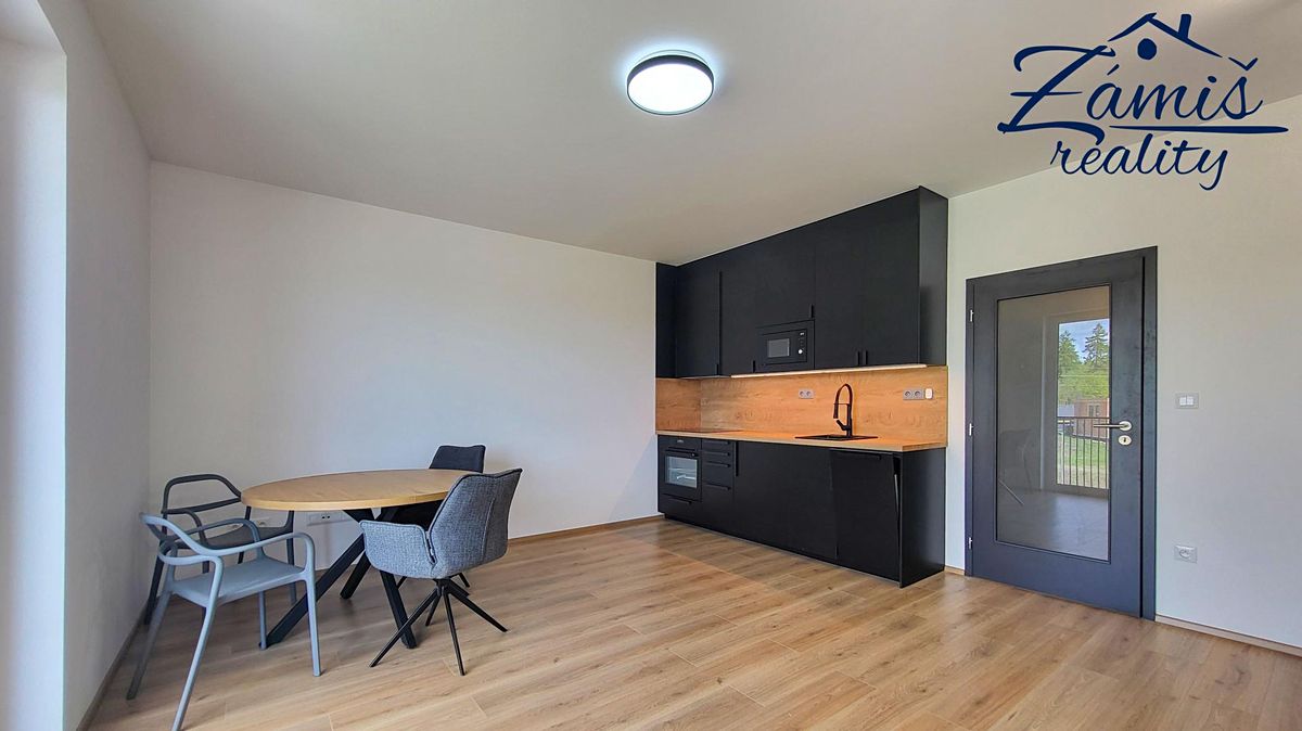 Pronájem bytu 1+kk 32 m²