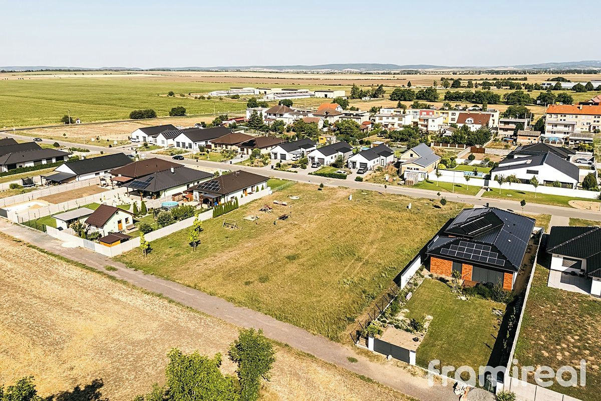 Prodej stavebního pozemku 726 m² – fotografie 3