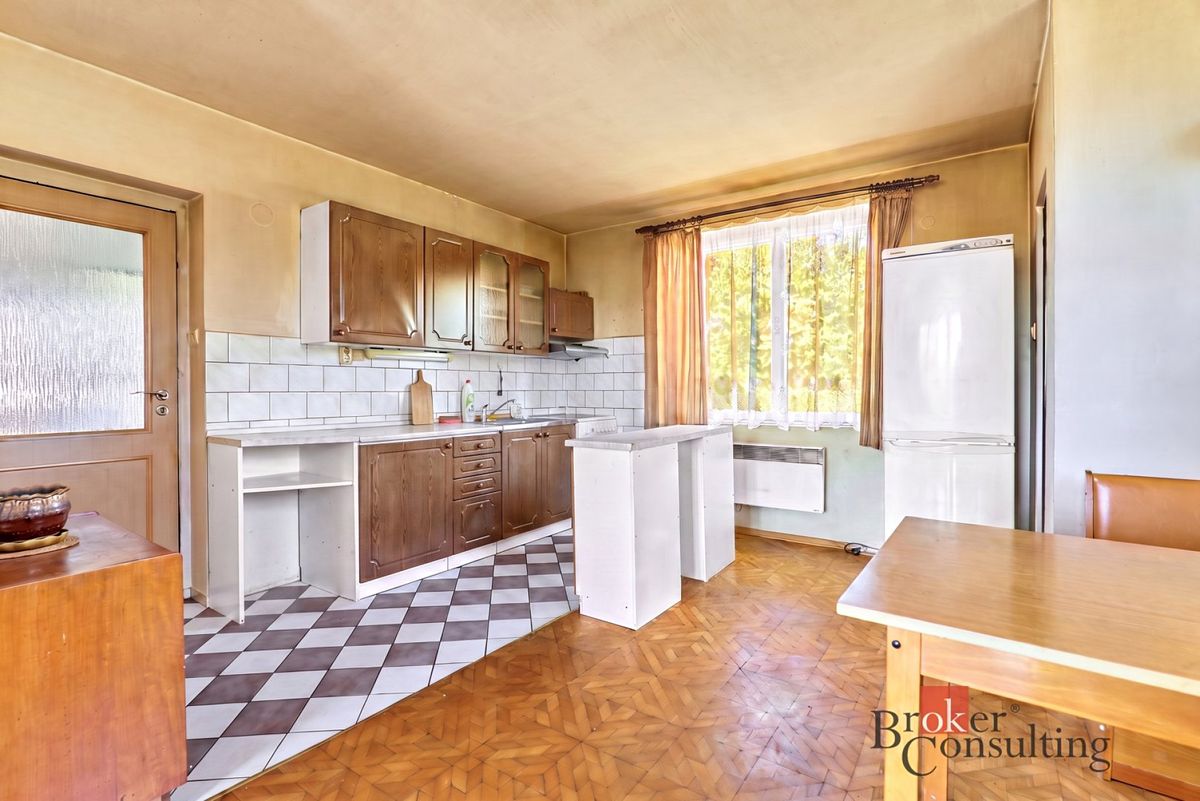 Prodej rodinného domu 335 m², pozemek 980 m² – fotografie 4