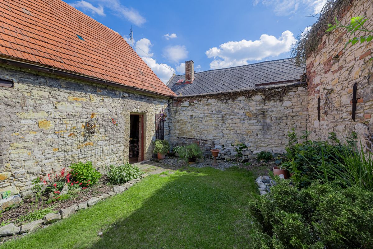 Prodej rodinného domu 163 m², pozemek 327 m² – fotografie 3