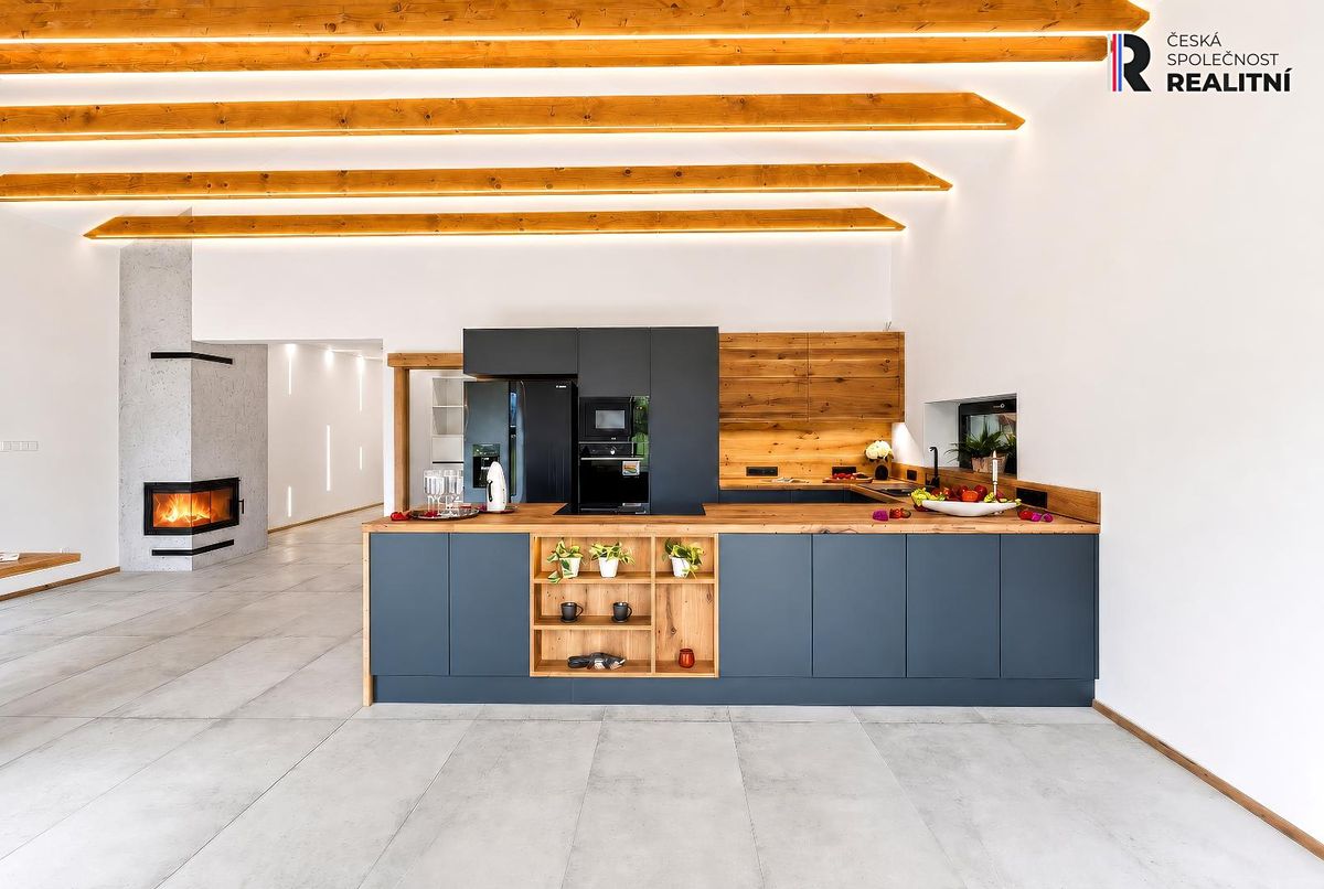 Prodej rodinného domu 200 m², pozemek 900 m²