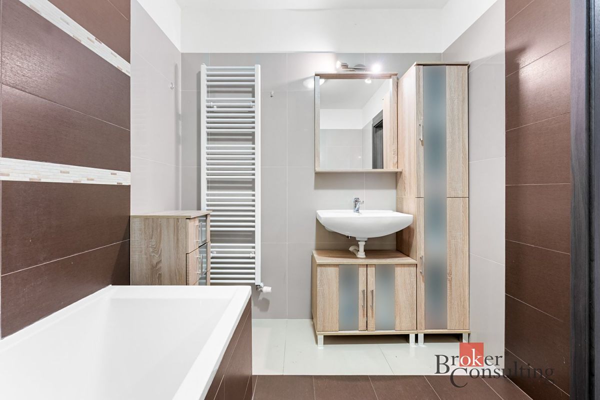 Pronájem bytu 2+kk 87 m² – fotografie 3