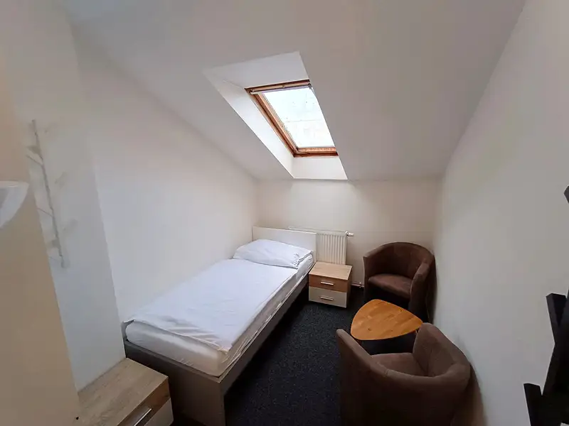 Pronájem bytu pokoje 10 m², Praha – náhled fotky 1