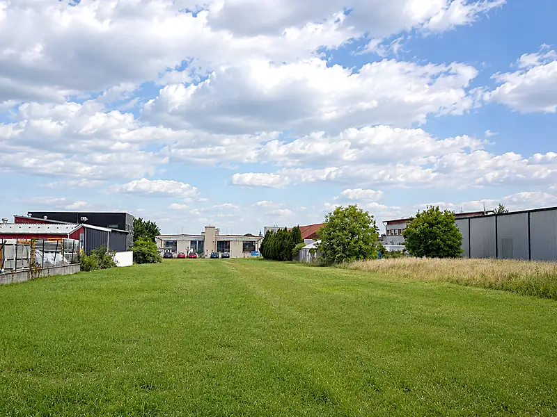 Prodej komerčního pozemku 3266 m², Šlapanice – náhled fotky 2