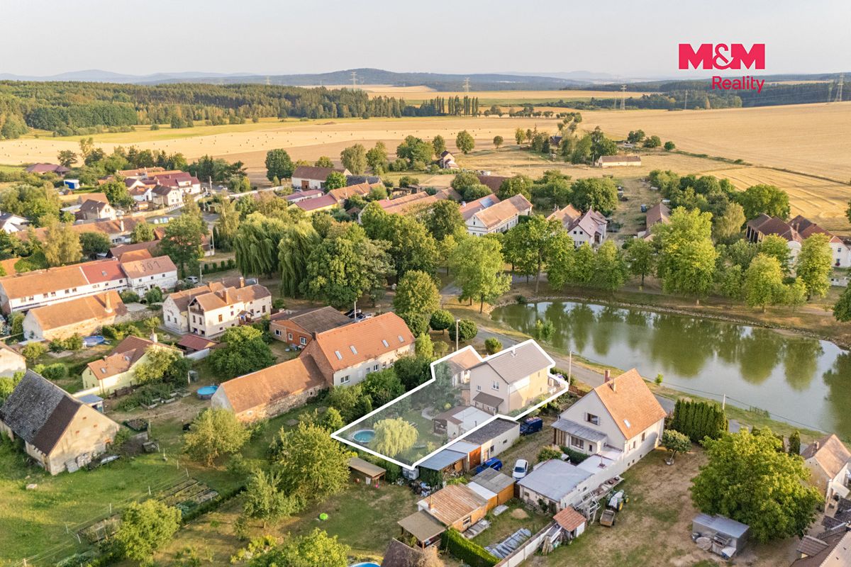 Prodej rodinného domu 127 m², pozemek 667 m² – fotografie 3