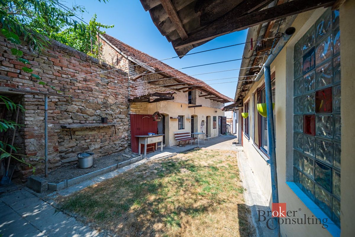 Prodej rodinného domu 100 m², pozemek 662 m² – fotografie 2
