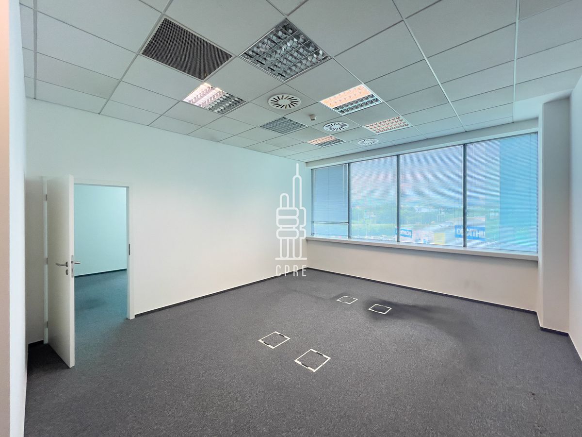 Pronájem kanceláře 120 m² – fotografie 2