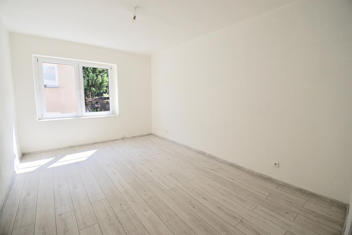 Pronájem bytu 2+1 63 m² – fotografie 3