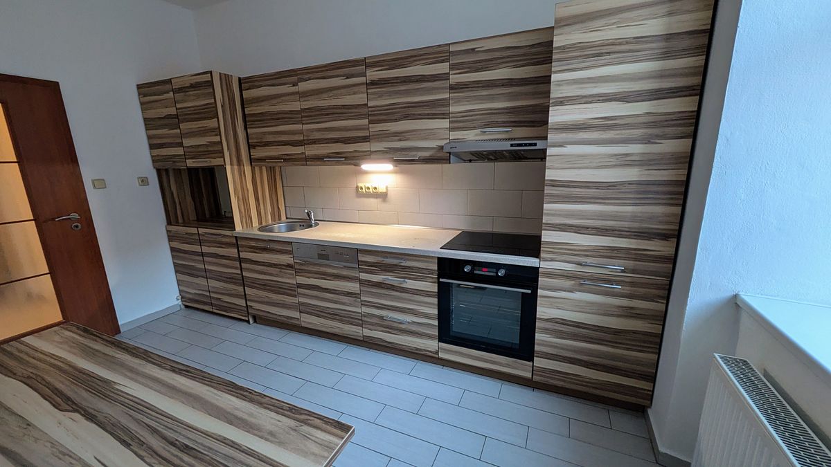 Pronájem bytu 3+1 85 m² – fotografie 3