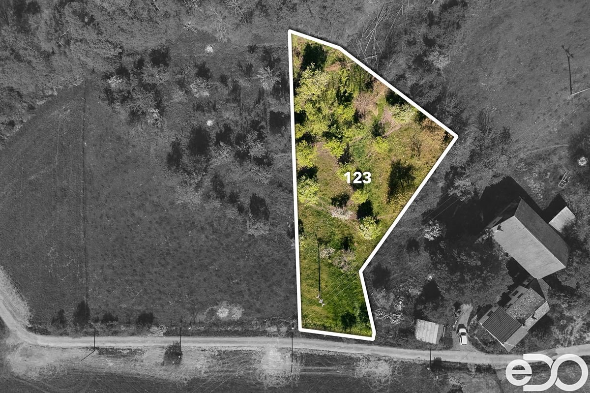 Prodej stavebního pozemku 2393 m² – fotografie 2