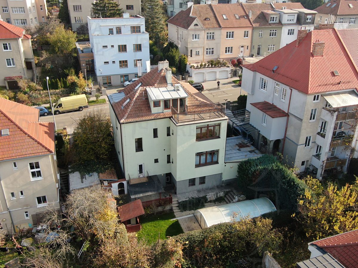 Prodej vily 354 m², pozemek 525 m² – fotografie 4