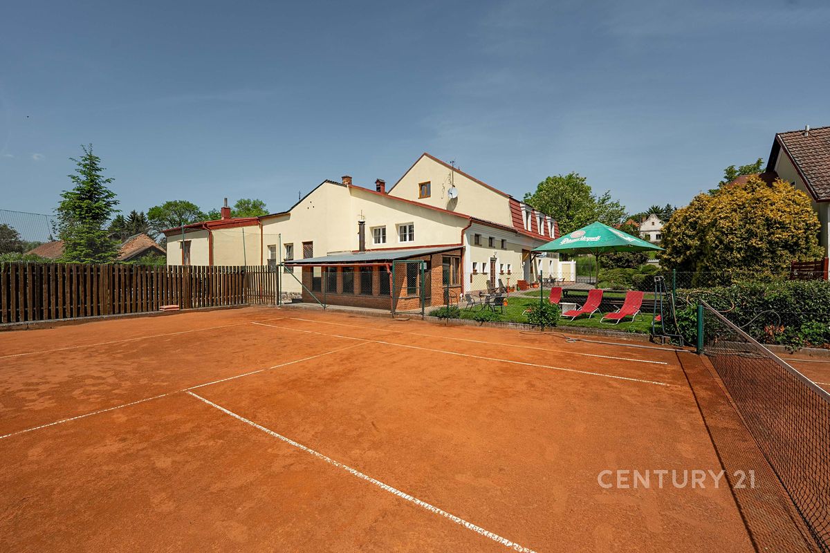 Prodej ubytovacího zařízení 430 m², Jesenice – fotka 1 z 3