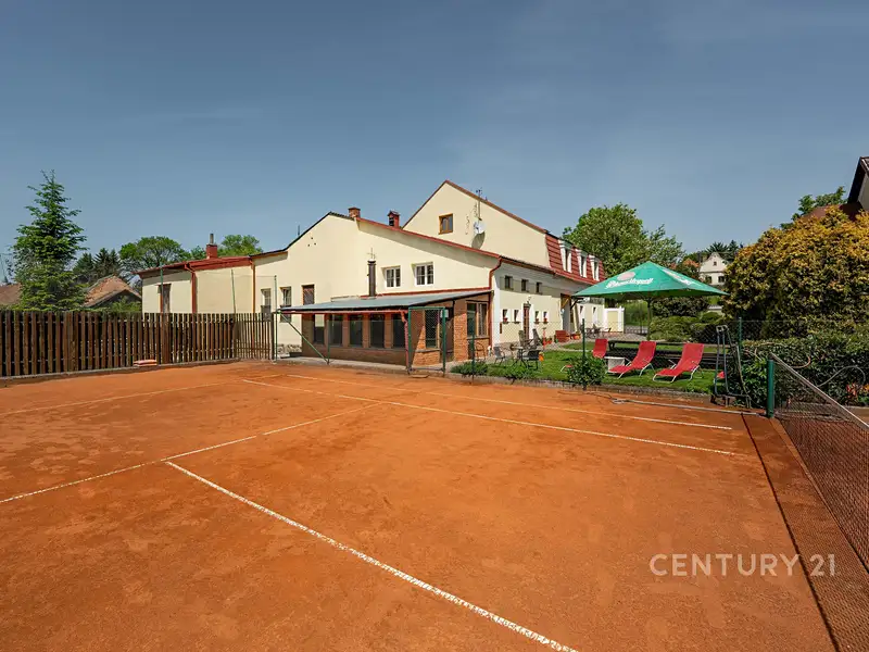 Prodej ubytovacího zařízení 430 m², Jesenice – náhled fotky 1