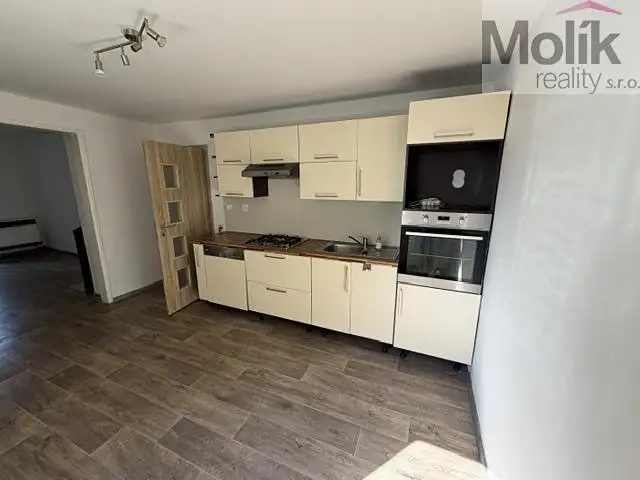 Pronájem bytu 2+1 51 m², Litvínov – náhled fotky 2