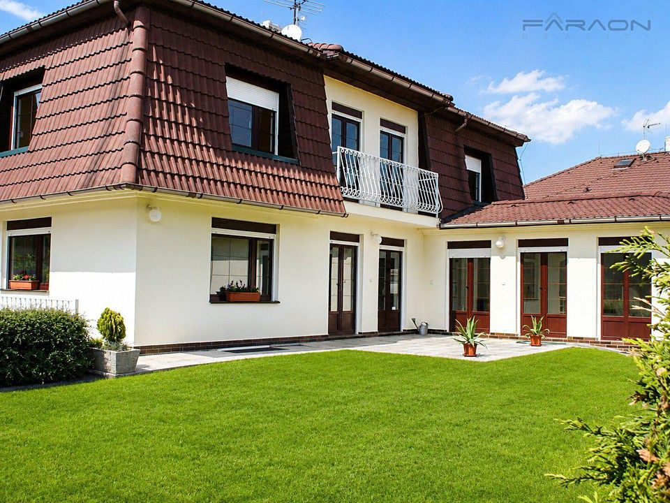 Pronájem vily 365 m², pozemek 539 m², Praha – fotka 1 z 3