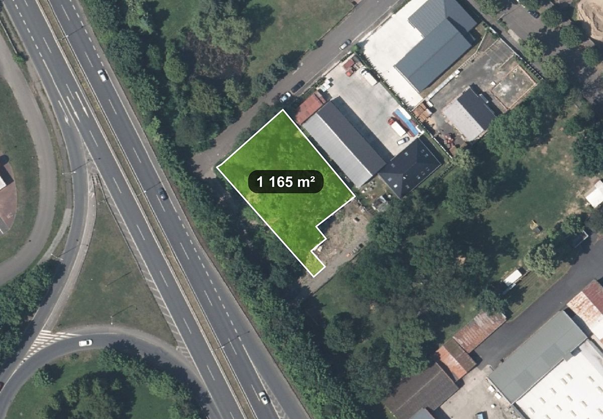 Prodej komerčního pozemku 1165 m²