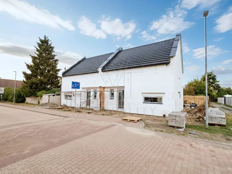 Prodej rodinného domu 119 m², pozemek 180 m², Lužice – náhled fotky 3