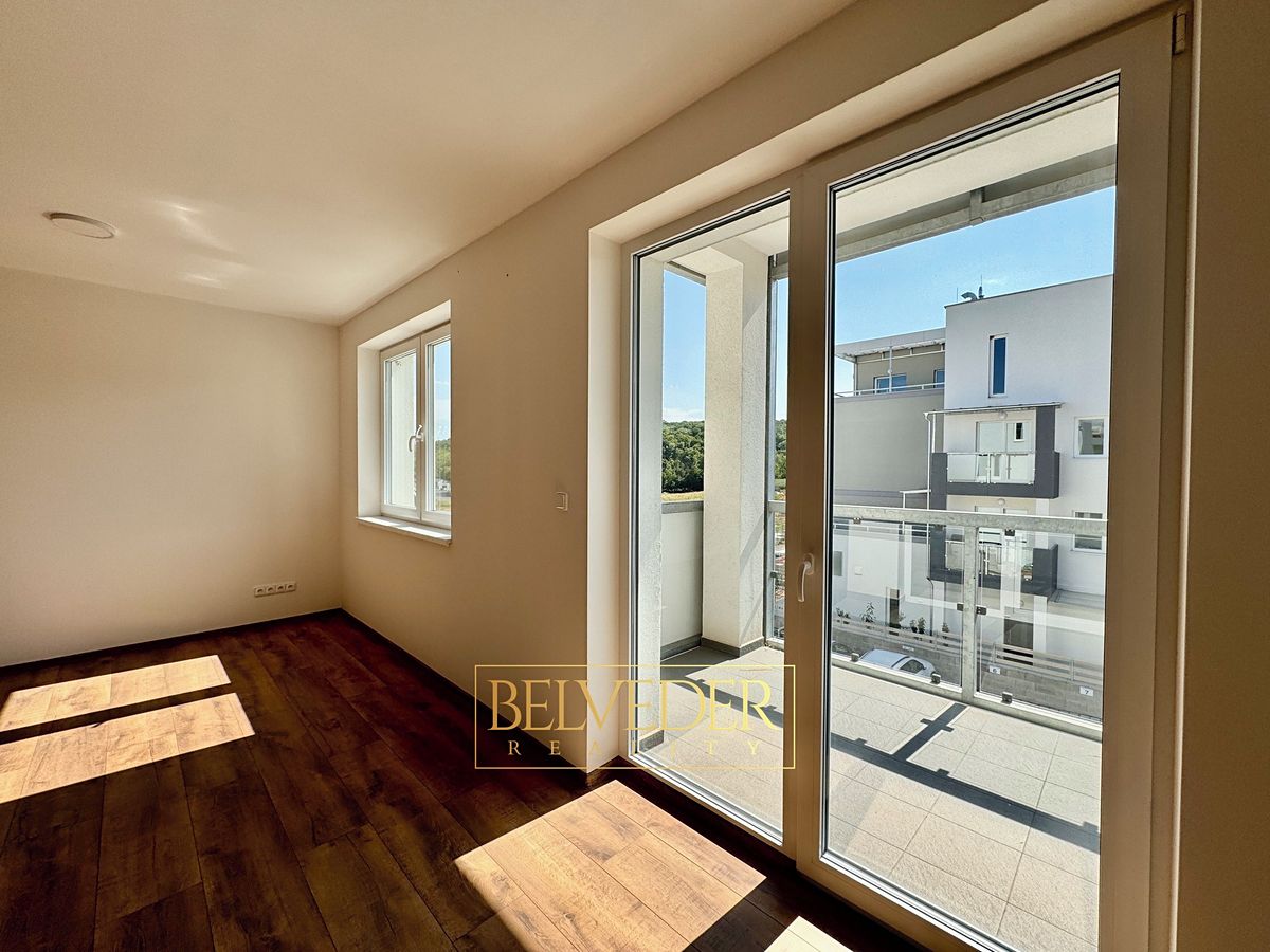 Pronájem bytu 2+kk 70 m² – fotografie 3