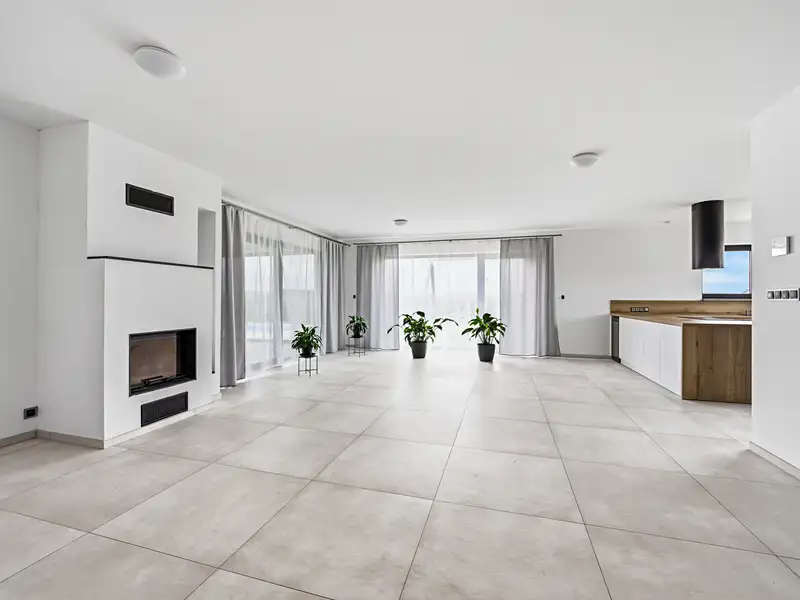 Prodej rodinného domu 205 m², pozemek 1140 m², Město Touškov – náhled fotky 2