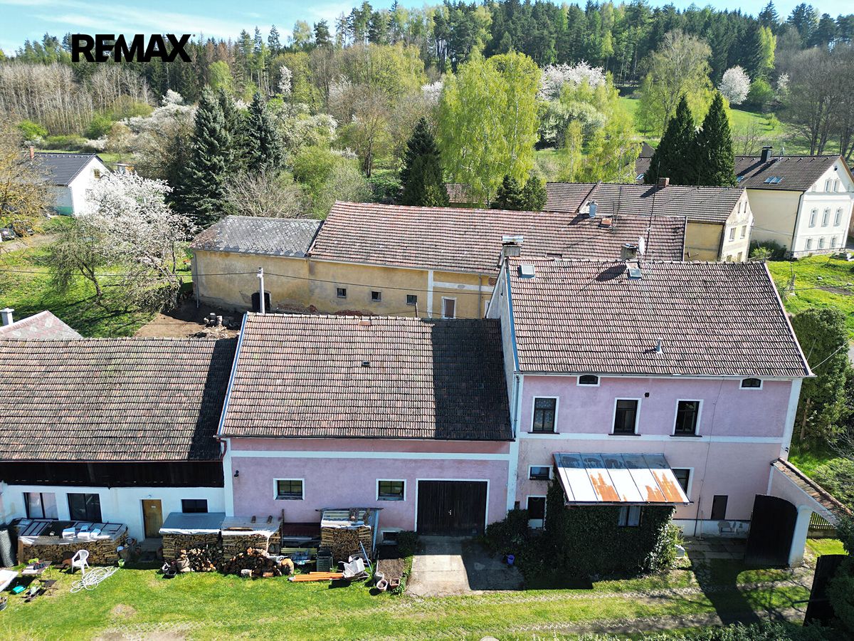 Prodej rodinného domu 250 m², pozemek 5370 m² – fotografie 2
