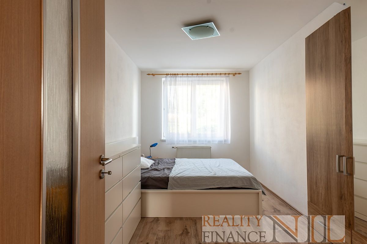 Prodej rodinného domu 225 m², pozemek 92 m² – fotografie 5
