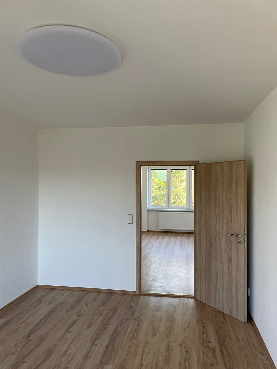 Pronájem bytu 2+1 60 m² – fotografie 4