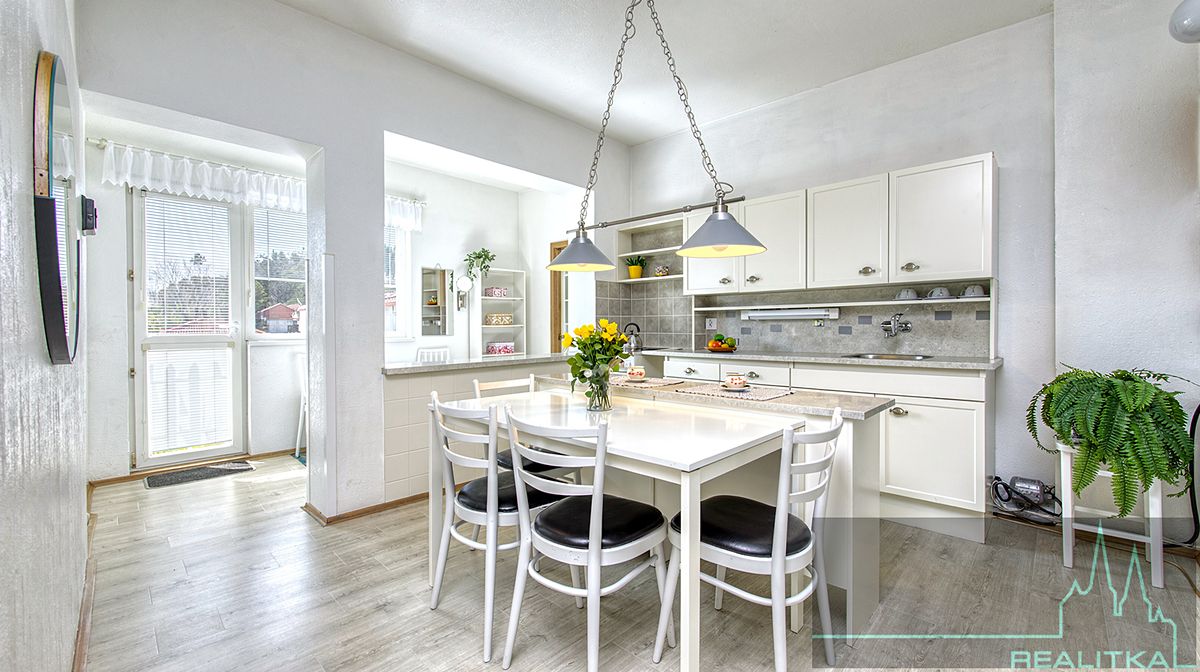 Prodej rodinného domu 100 m², pozemek 327 m² – fotografie 4