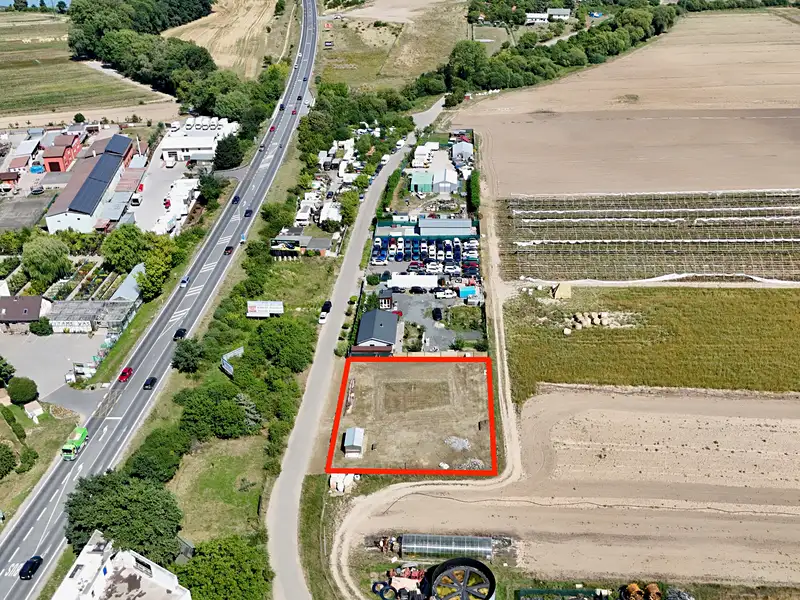 Pronájem komerčního pozemku 1215 m², Praha – náhled fotky 3