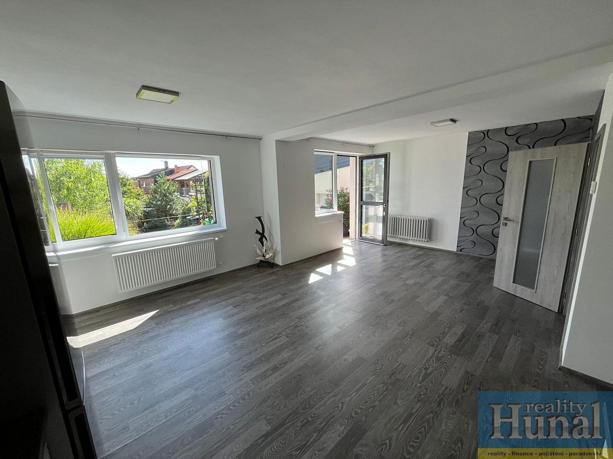 Pronájem bytu 2+kk 61 m² – fotografie 4