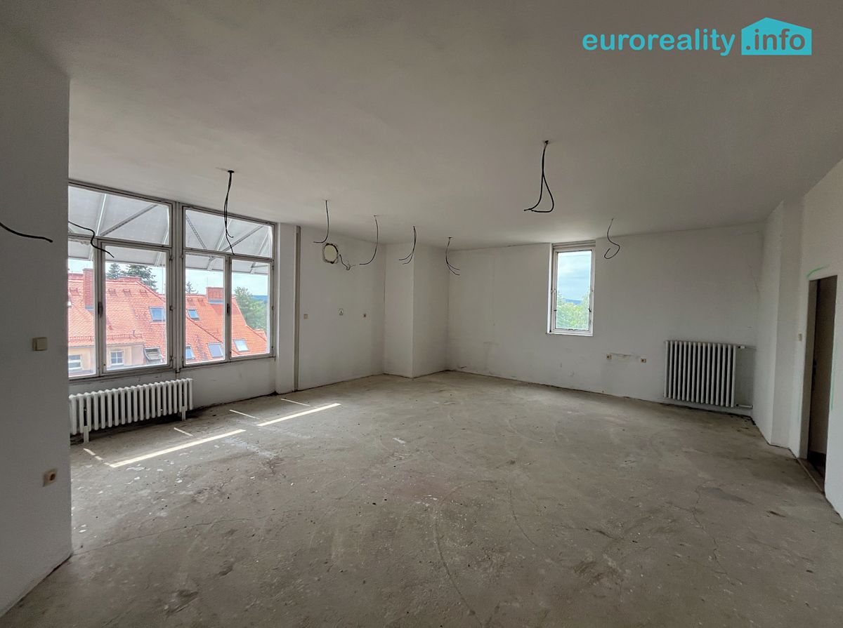 Pronájem bytu 2+kk 90 m² – fotografie 2