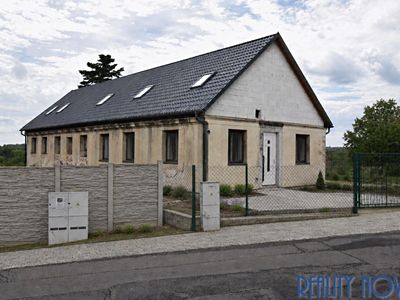 Prodej rodinného domu 425 m², pozemek 914 m²