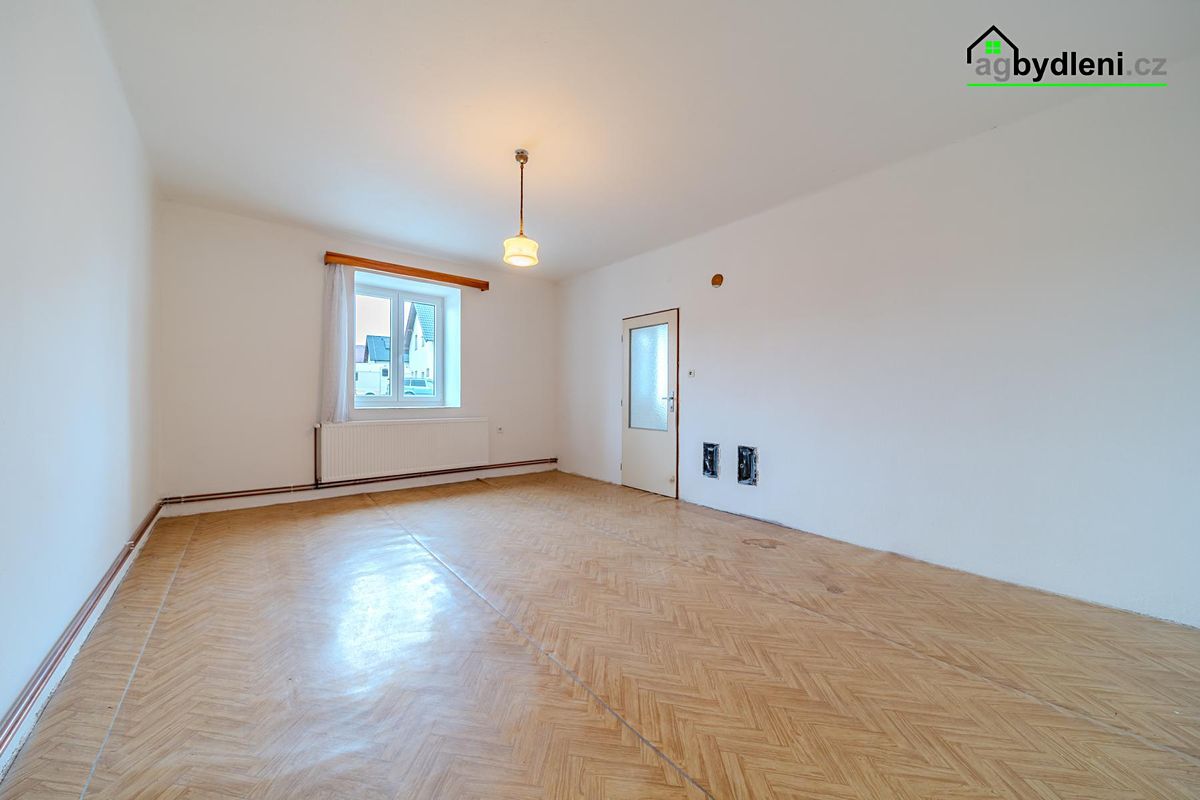 Prodej rodinného domu 84 m², pozemek 342 m² – fotografie 3
