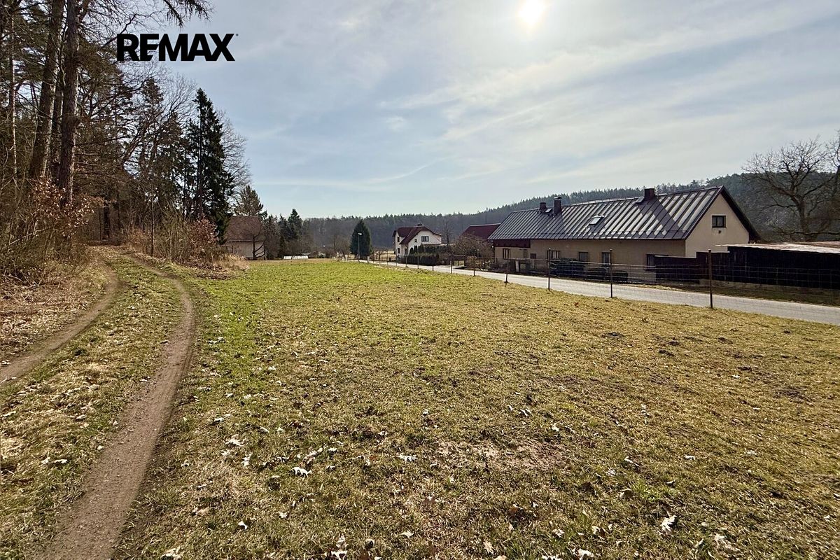 Prodej stavebního pozemku 1425 m² – fotografie 3
