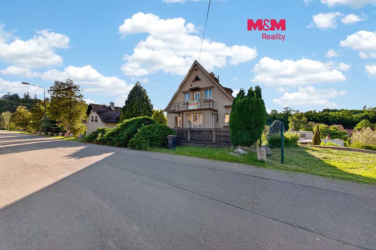 Prodej rodinného domu 184 m², pozemek 963 m²