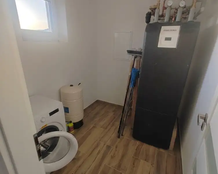 Prodej rodinného domu 213 m², pozemek 935 m², Ohaře – náhled fotky 3
