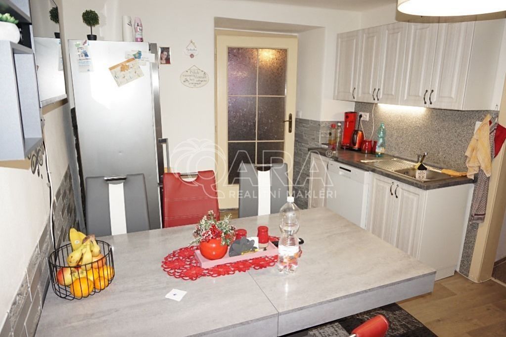 Prodej rodinného domu 150 m², pozemek 171 m² – fotografie 3