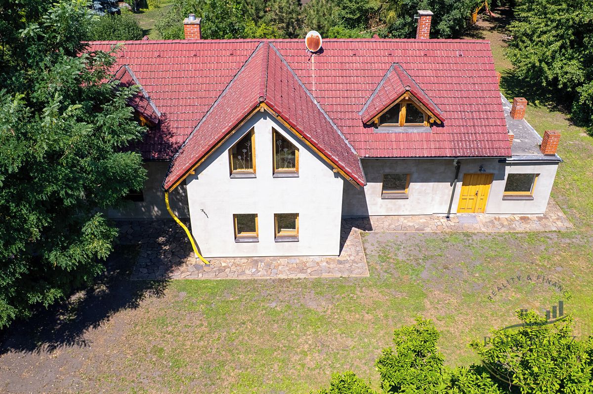 Prodej rodinného domu 188 m², pozemek 1718 m² – fotografie 3