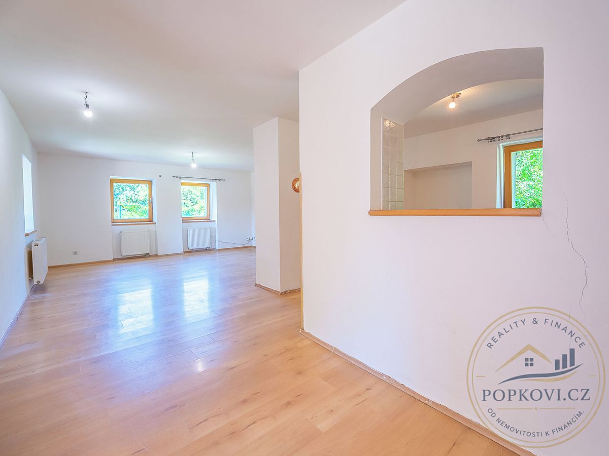 Prodej rodinného domu 188 m², pozemek 1718 m² – fotografie 5