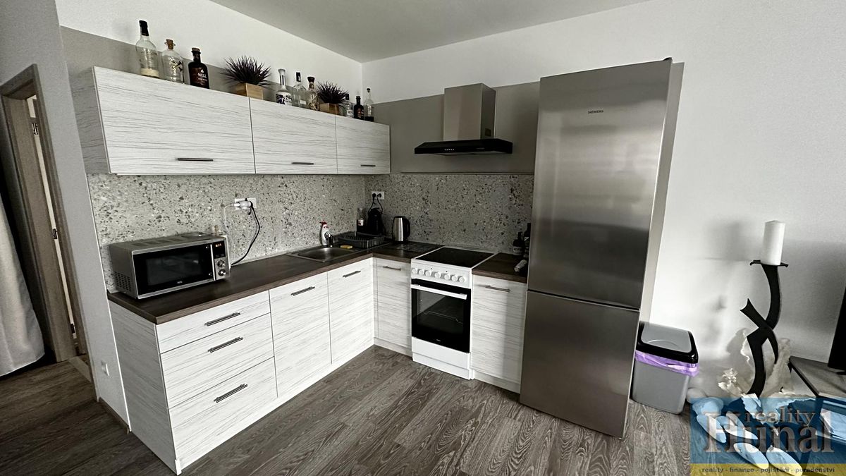 Pronájem bytu 2+kk 61 m² – fotografie 2