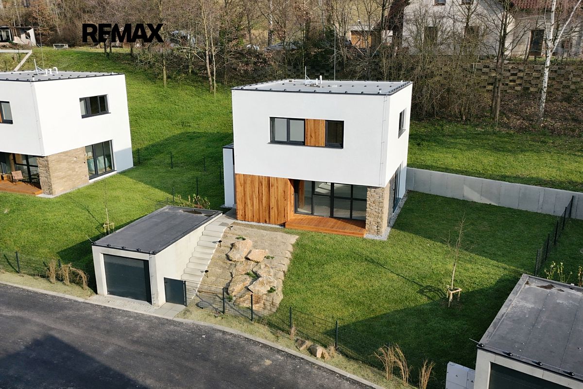 Prodej rodinného domu 95 m², pozemek 435 m² – fotografie 2